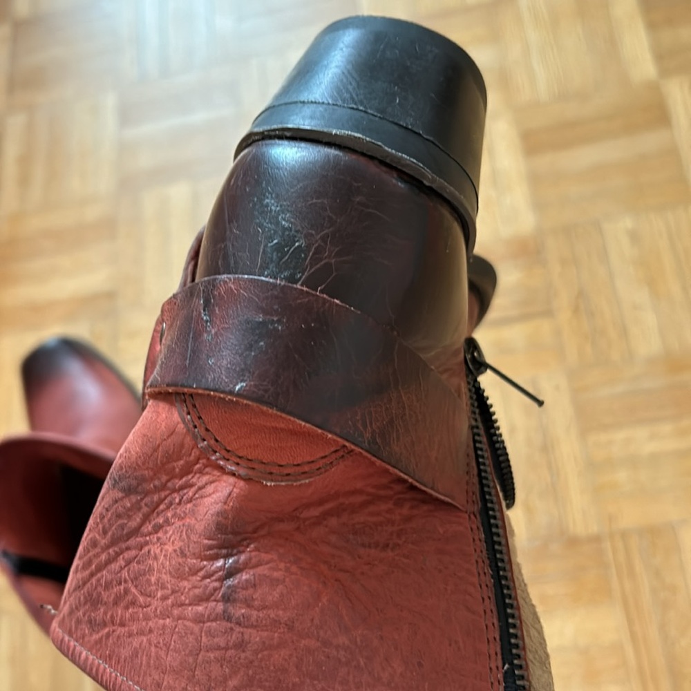 Frye - Picture 15 of 16
